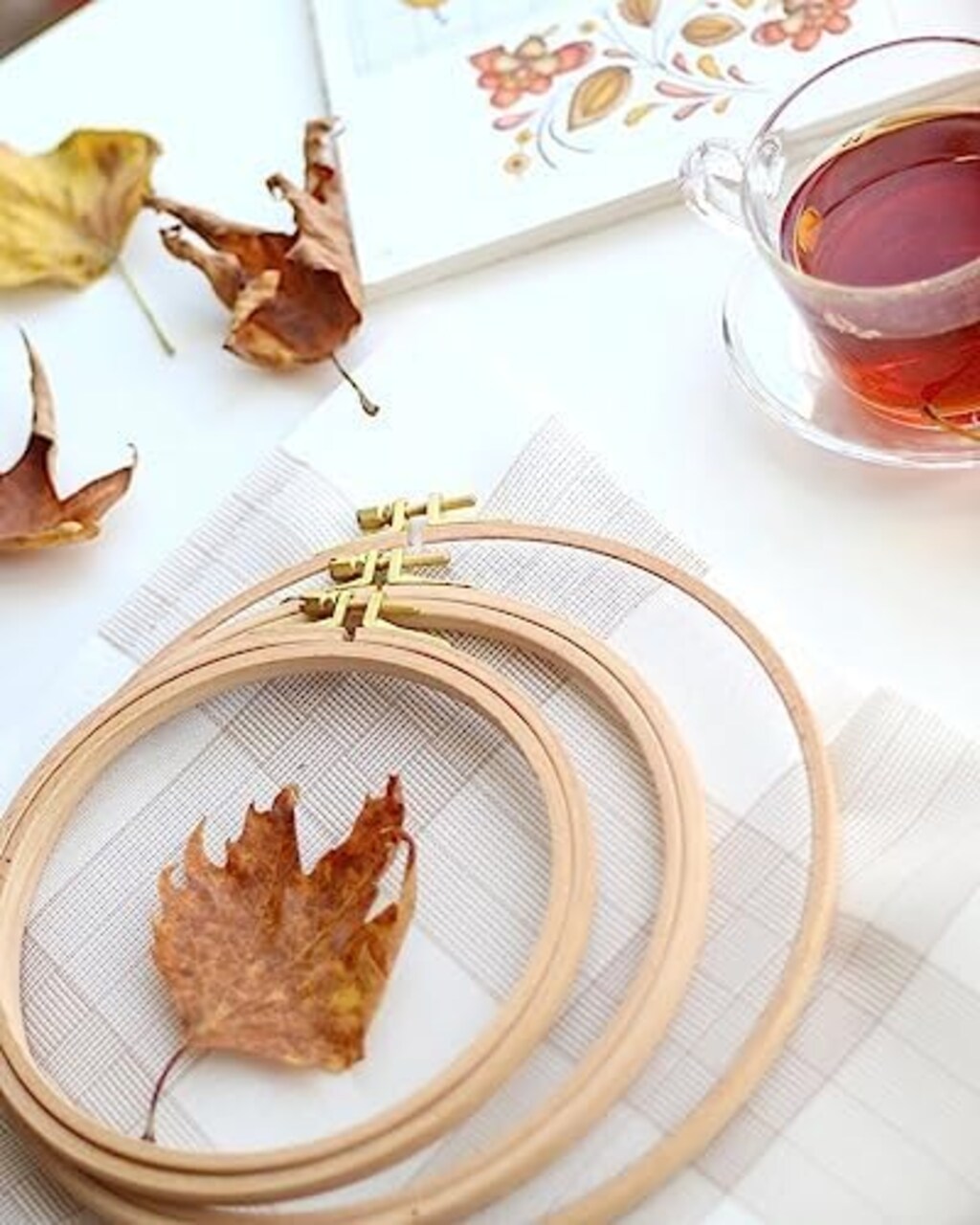 Premium Beech Wood Embroidery Hoops – Set of 3 (4", 5", & 6") with Gold Clasp – 8mm Thick Heavy-Duty Circular Frames for Cross Stitch, Needlepoint, and DIY Crafting